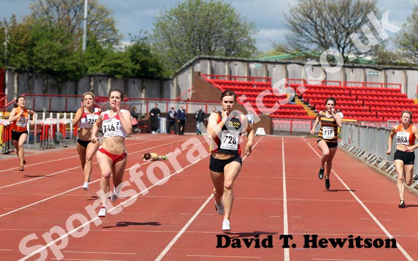 Laura Walker (Shildon) under-20s 100 metres, 2012 North Eastern Championships.